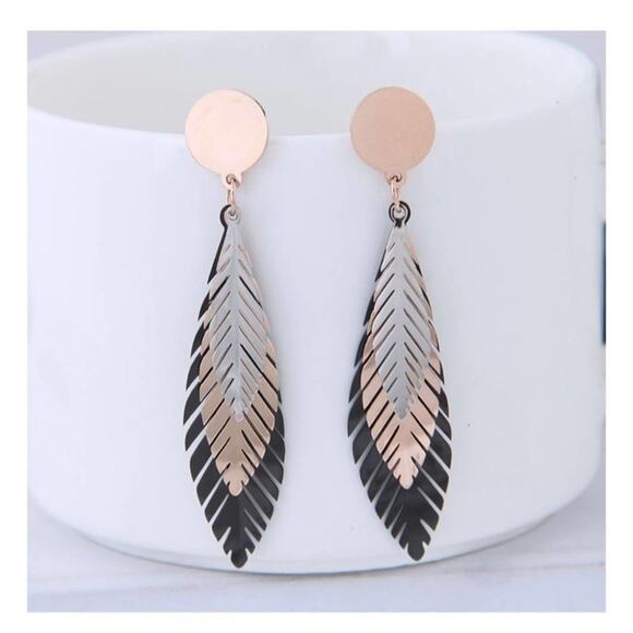 2/$30 NEW Boho Silver Rose Gold Black Feather Earrings 129 - Picture 7 of 9